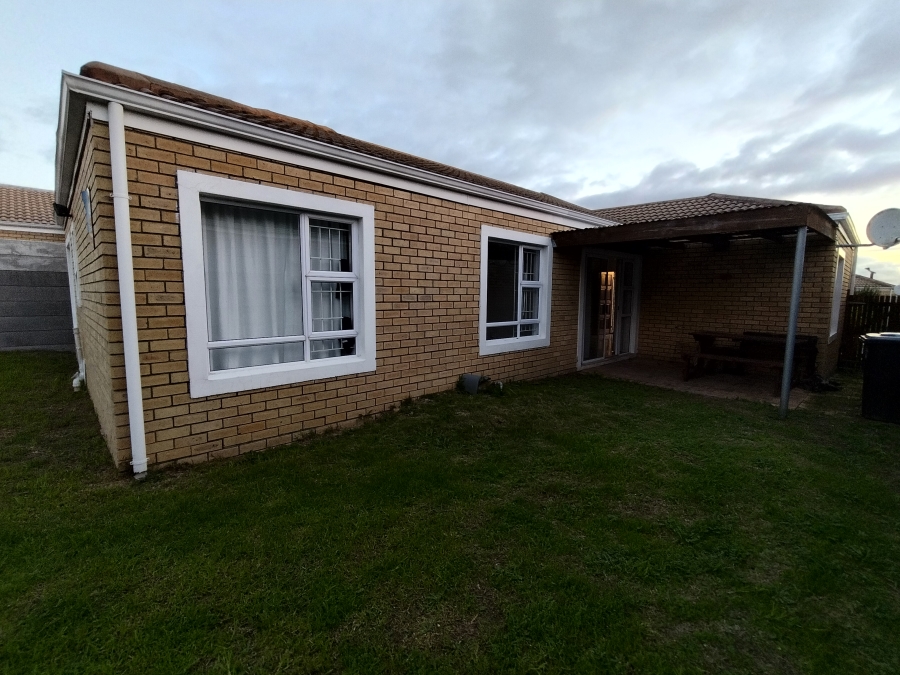 To Let 3 Bedroom Property for Rent in Eikenbosch Western Cape